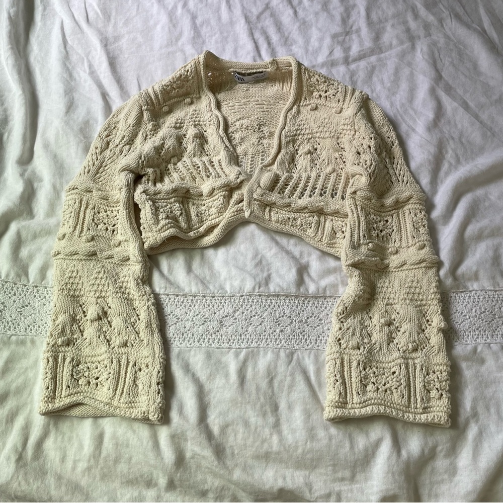 Zara MEDIUM Cropped crochet open Knit Cardigan cream white